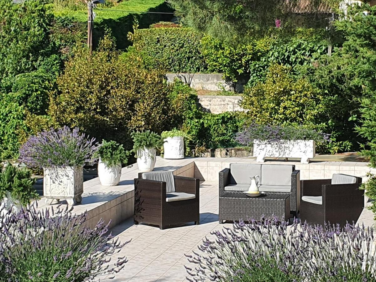 Haus Mit Garten Ueber Der Bucht Von Cannes วาลูริส ภายนอก รูปภาพ